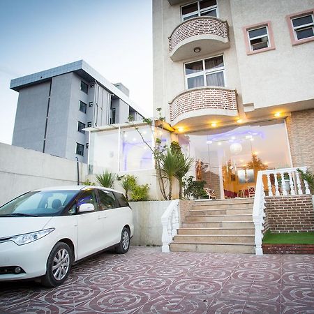 White House Addis Hotel Экстерьер фото