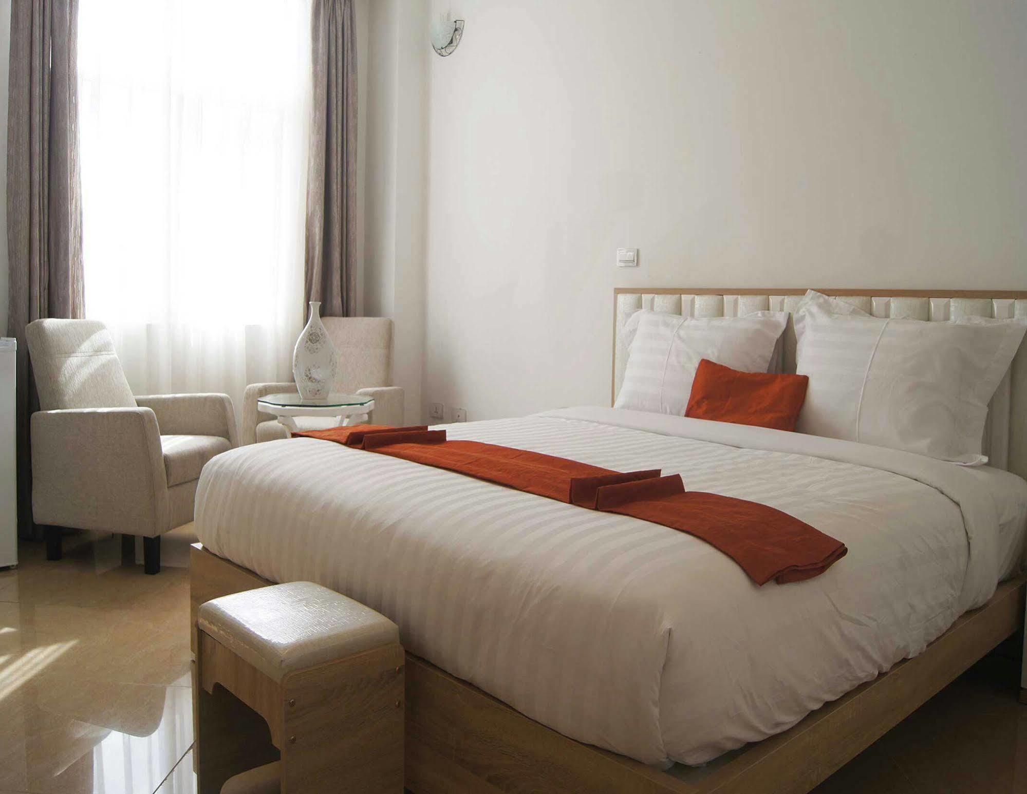 White House Addis Hotel Экстерьер фото